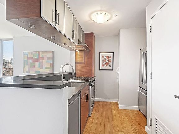2nd image of 225 W 60th St APT 16E