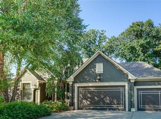 6205 N White Oak Dr, Parkville, MO 64152