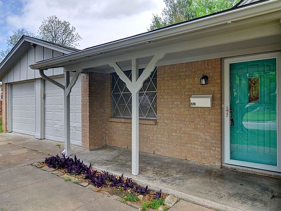 3rd image of 520 NW Tarrant Ave