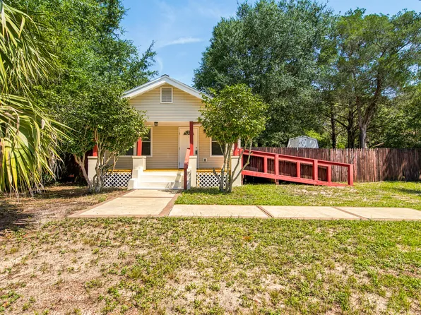 120 N Davis Ln, Defuniak Springs, FL 32433