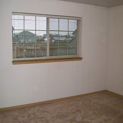 5th image of 625 Whitman St