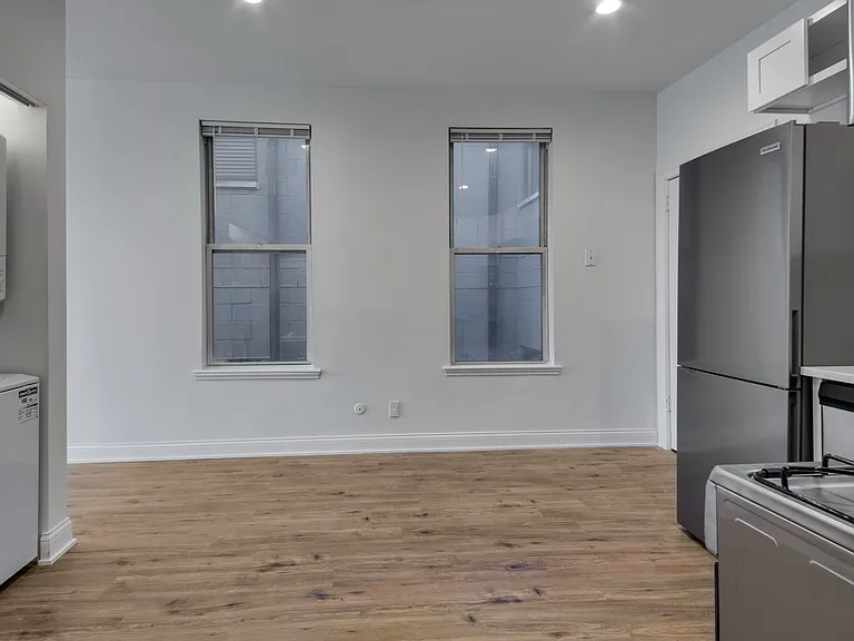 2029 N Damen Ave #2FR — Photo 5
