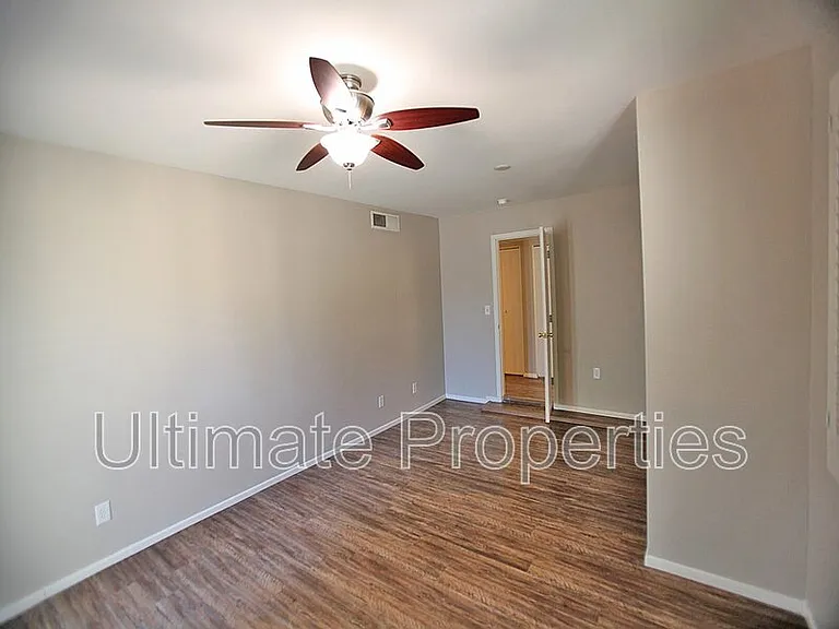 3702 E Altadena Ave — Photo 12