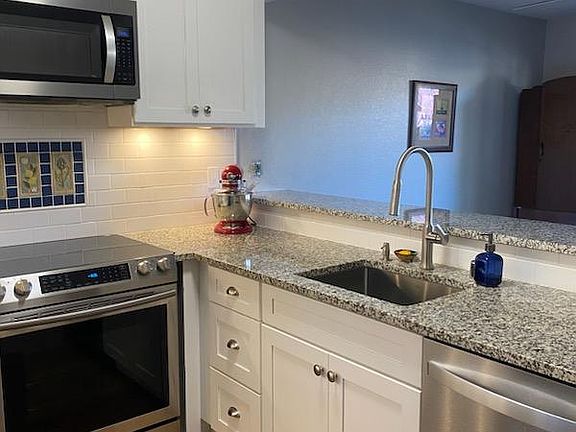 3rd image of 427 Bernice Ln