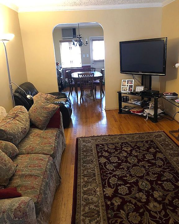 1st image of 2811 Voorhies Ave