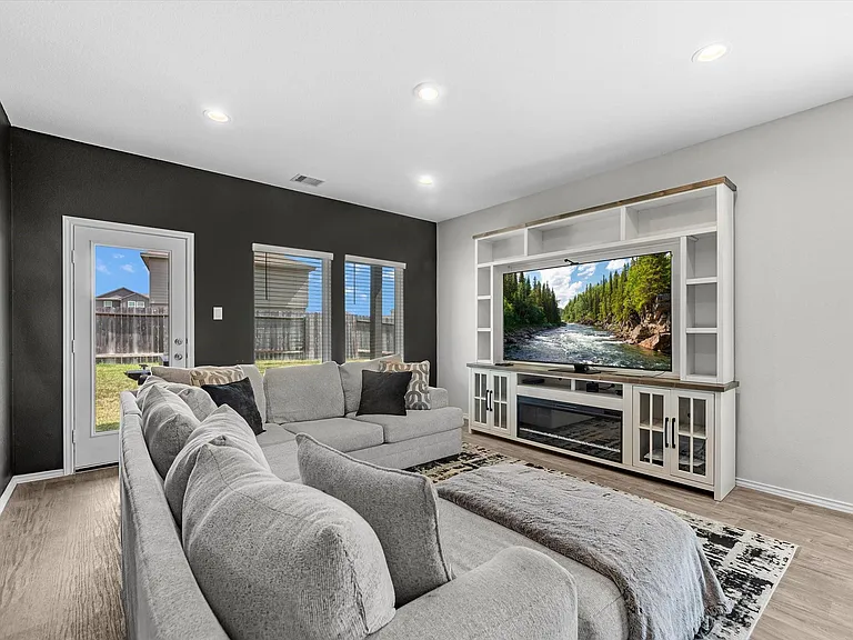 5455 Pinetree Crescent Ln — Photo 12
