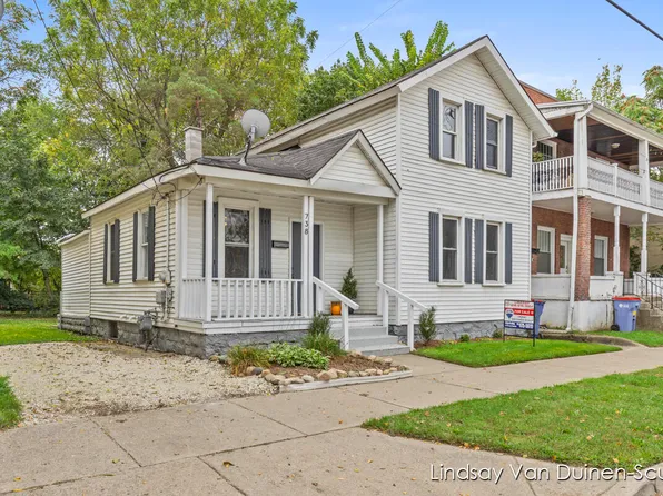 738 4th St NW, Grand Rapids, MI 49504