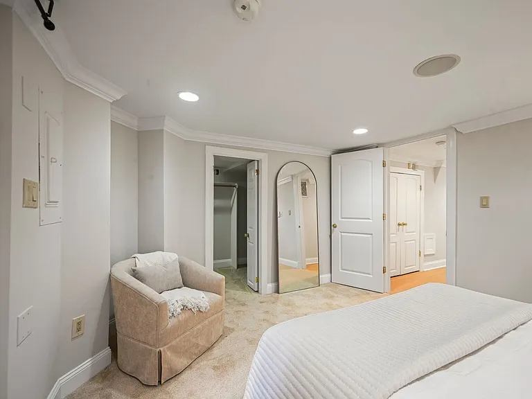 1832 Calvert St NW #1 — Photo 18
