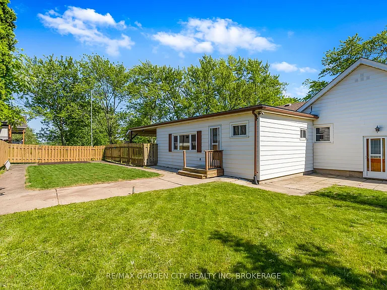 1828 Decew Rd — Photo 23