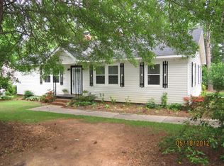 1114 Laurel Rd E, Greenwood, SC 29649