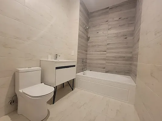 Rented by eRealty Advisors USA Inc | media 4