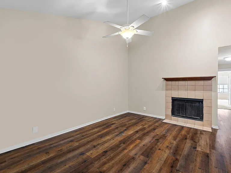 203 E 31st St #311 — Photo 8