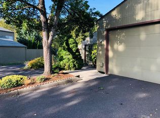 17625 NW Rolling Hill Ln, Beaverton, OR 97006
