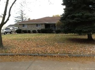 26811 Doxtator St, Dearborn Heights, MI 48127