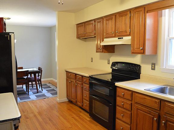 4th image of 316 Shady Oaks Dr E