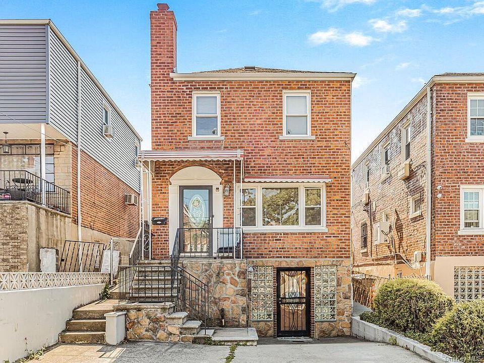 1st image of 2565 Pearsall Ave