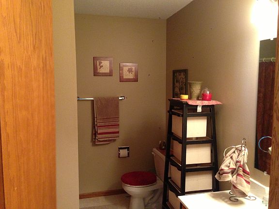5th image of 636 49th Ave S