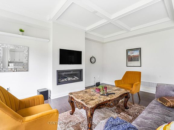 4th image of 343 Northglen Blvd W