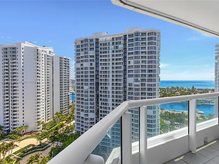 21055 Yacht Club Dr #2203 — Photo 24