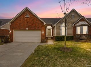 30249 Viewcrest Dr, Novi, MI