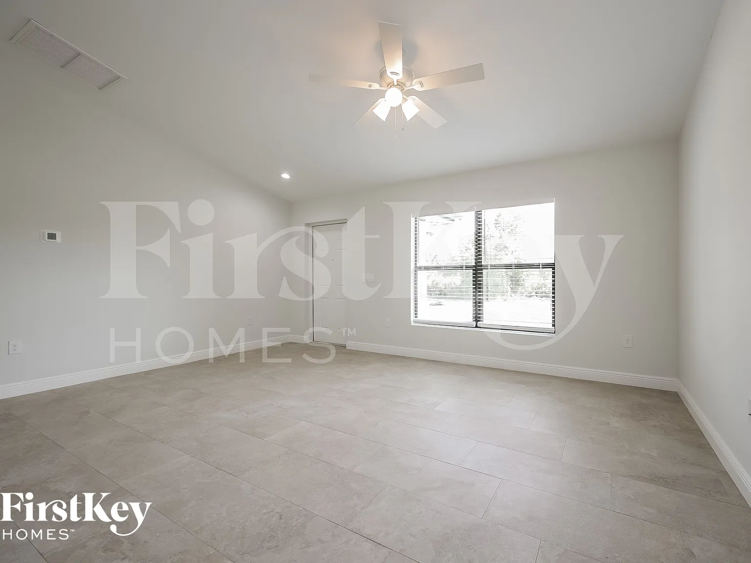 4 bed, 2.0 bath, 1652 sqft, $1,965 — Photo 3