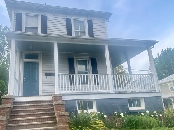 17 E Hampton St #A, Staunton, VA 24401