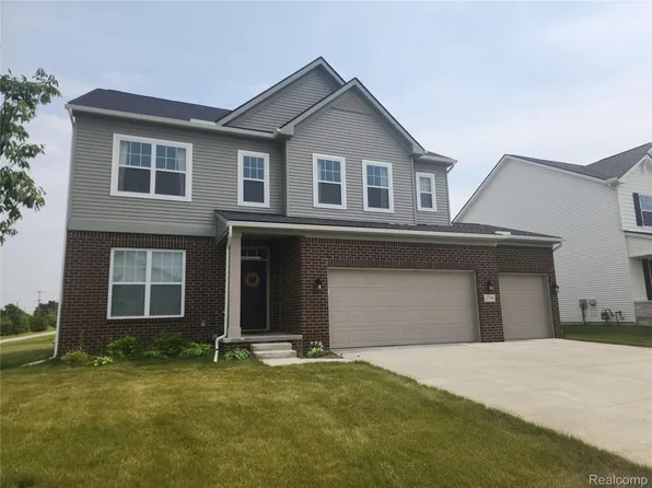 2736 Saltsprings Dr, Saline, MI 48176