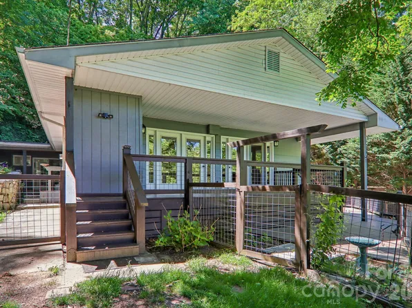 224 Highlands Loop, Maggie Valley, NC 28751