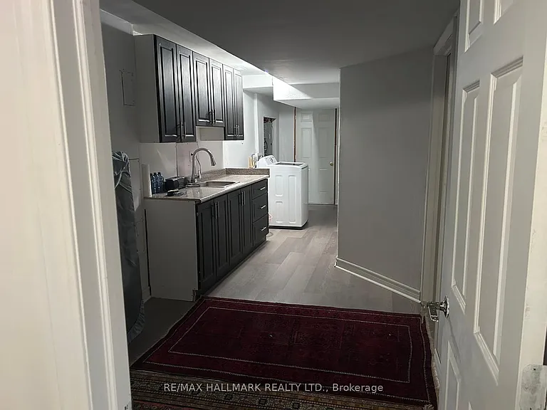 531 Reeves Way Blvd #BASEMENT — Photo 2