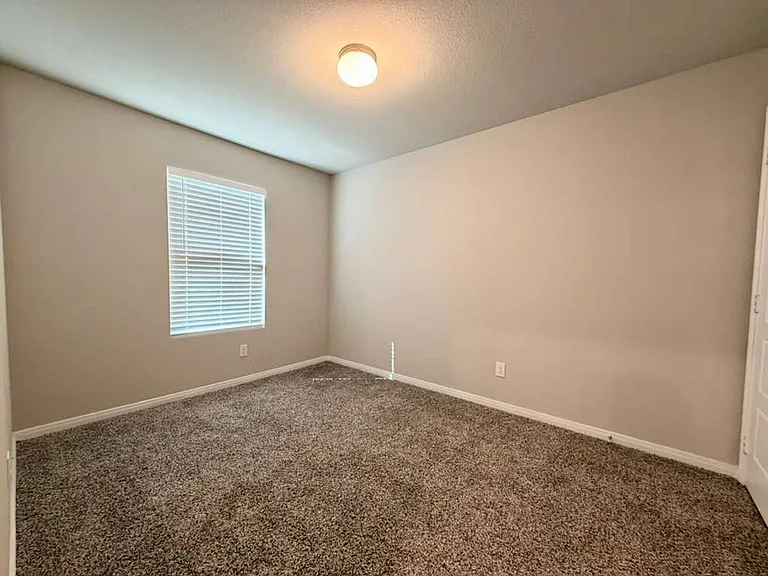 627 Retama Pass — Photo 10