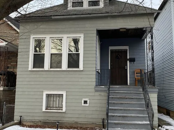 8332 S Burnham Ave, Chicago, IL 60617