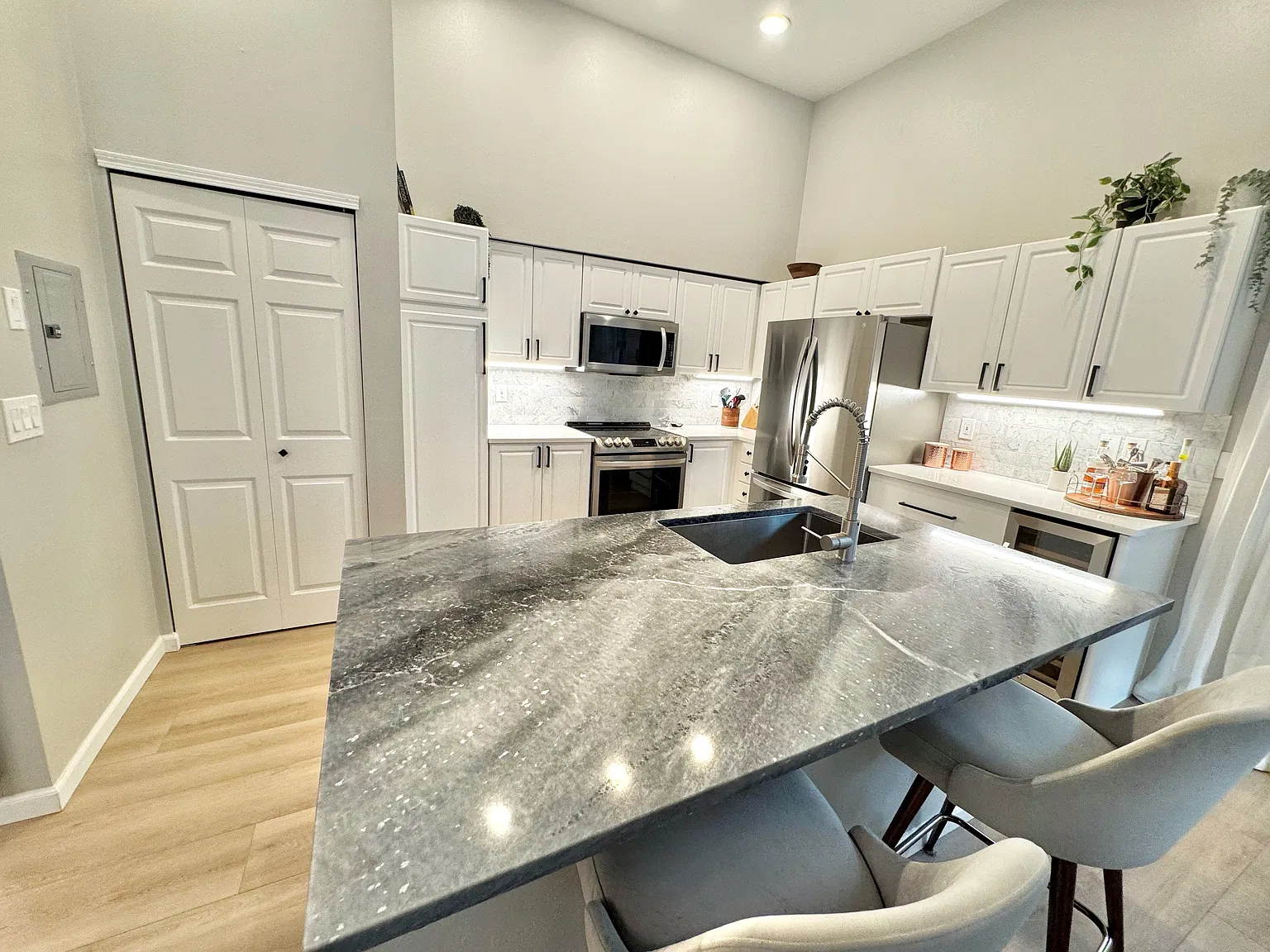 Juanita Woodinville Way NE — Photo 2