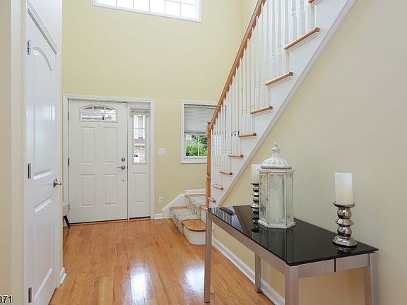 5th image of 6 Harvey Ct