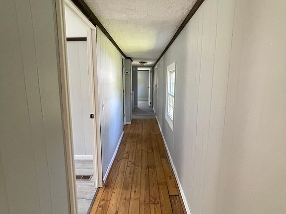 5th image of 38 Gladys Ln