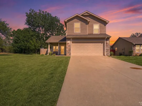 1619 Sutter Woods Rd, Junction City, KS 66441