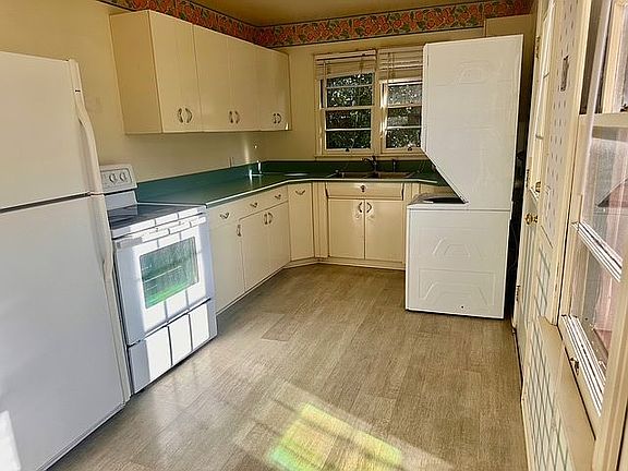 3rd image of 305 29th St