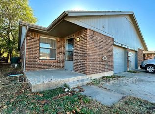 200 Barrett Pl, Edmond, OK 73003
