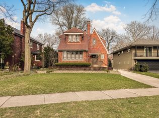 160 N Delaplaine Rd, Riverside, IL 60546