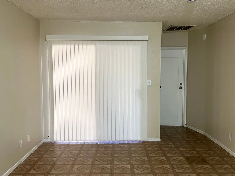 425 N Lamb Blvd #G — Photo 8