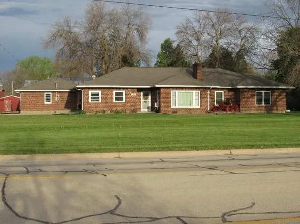 713 S Main St, Monticello, IA 52310