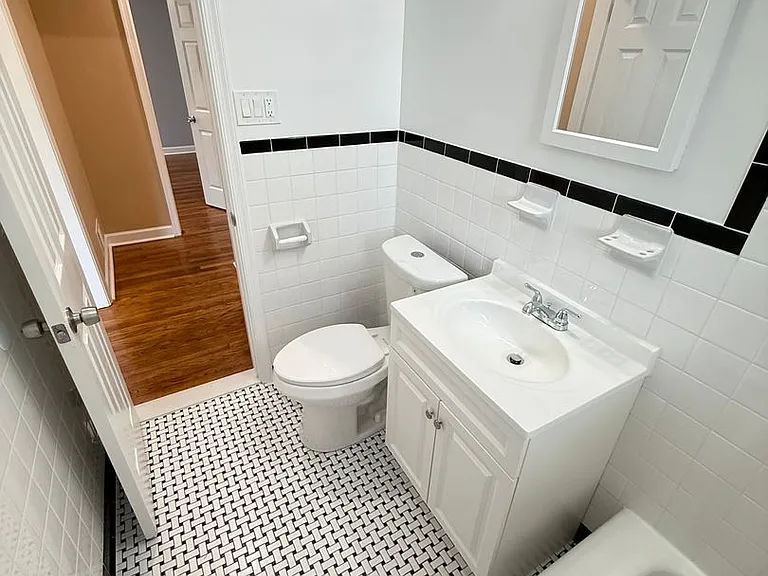 8804 Bradford Rd — Photo 41
