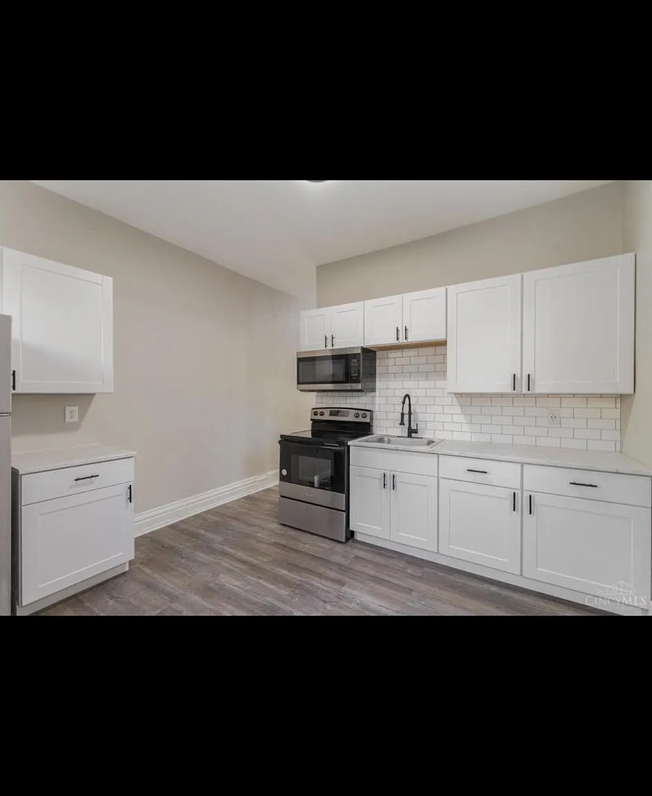852 Windham Ave — Photo 1
