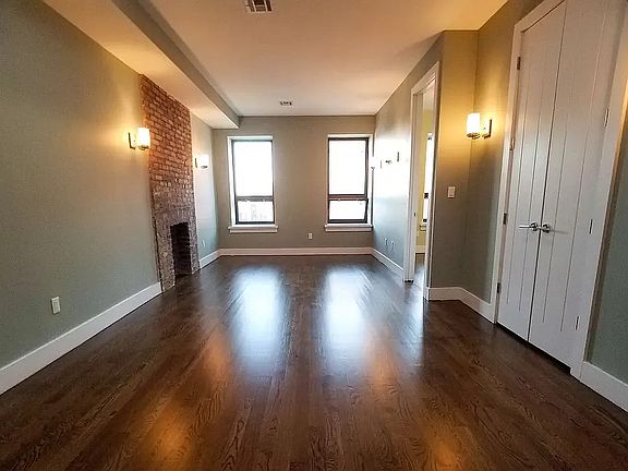 4th image of 15 Brooklyn Ave #2B