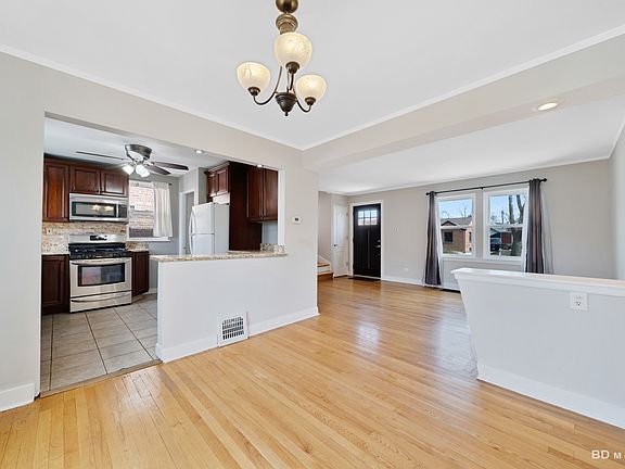 5th image of 10548 S Springfield Ave