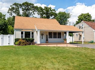 71 Kime Ave, North Babylon, NY 11703