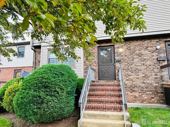 811 Maple Hill Dr