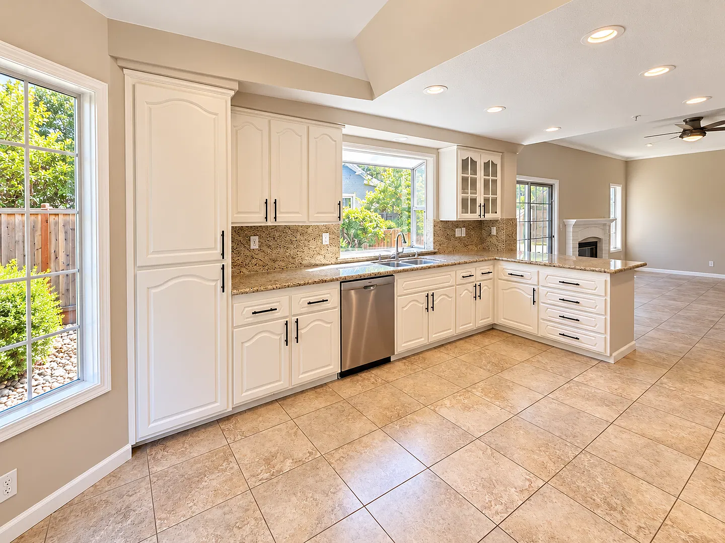 Perfect Shape Single Family Home Amber Ridge Neighborhood Livermore — Photo 3