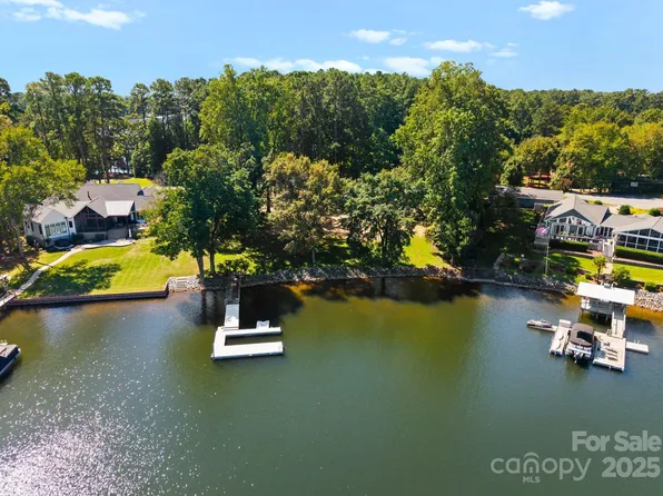 116 Cottage Grove Ln, Mooresville, NC 28117