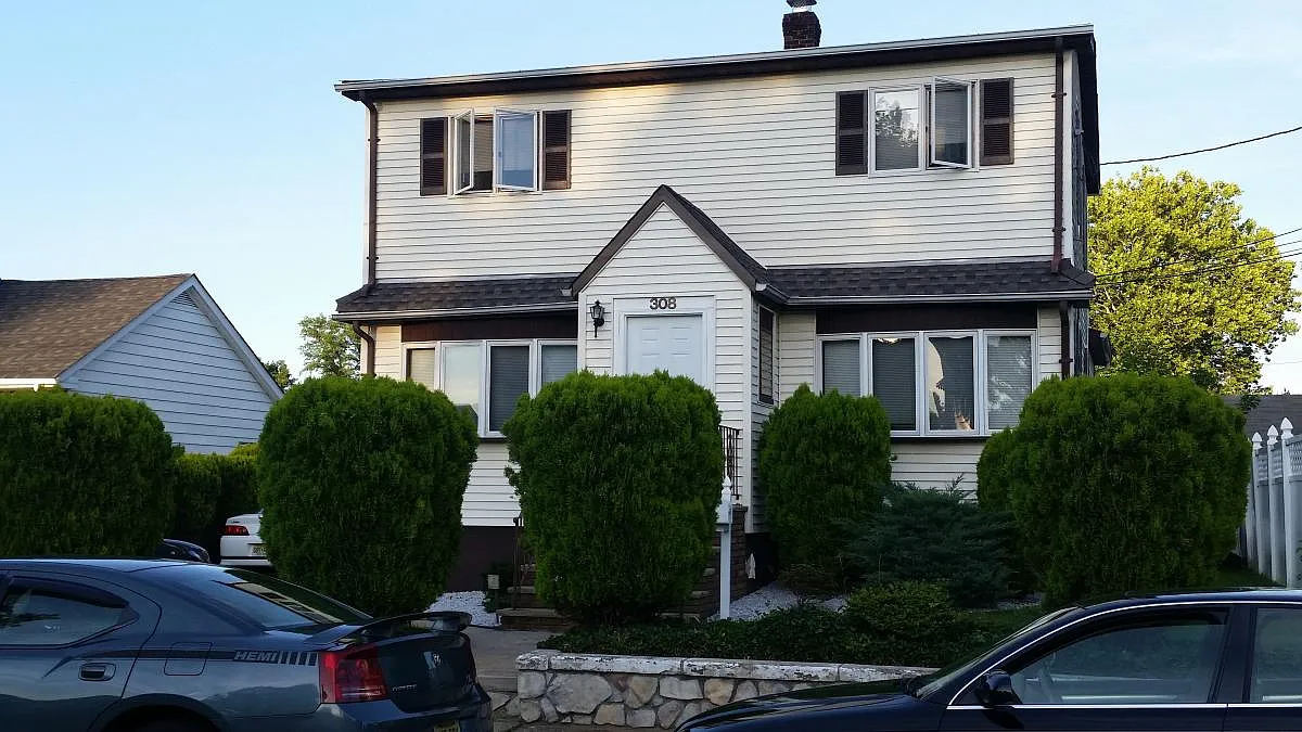 308 N 9th Avenue — Photo 1