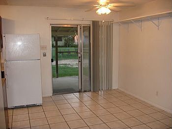 Dining room - note the ceramic tile floor